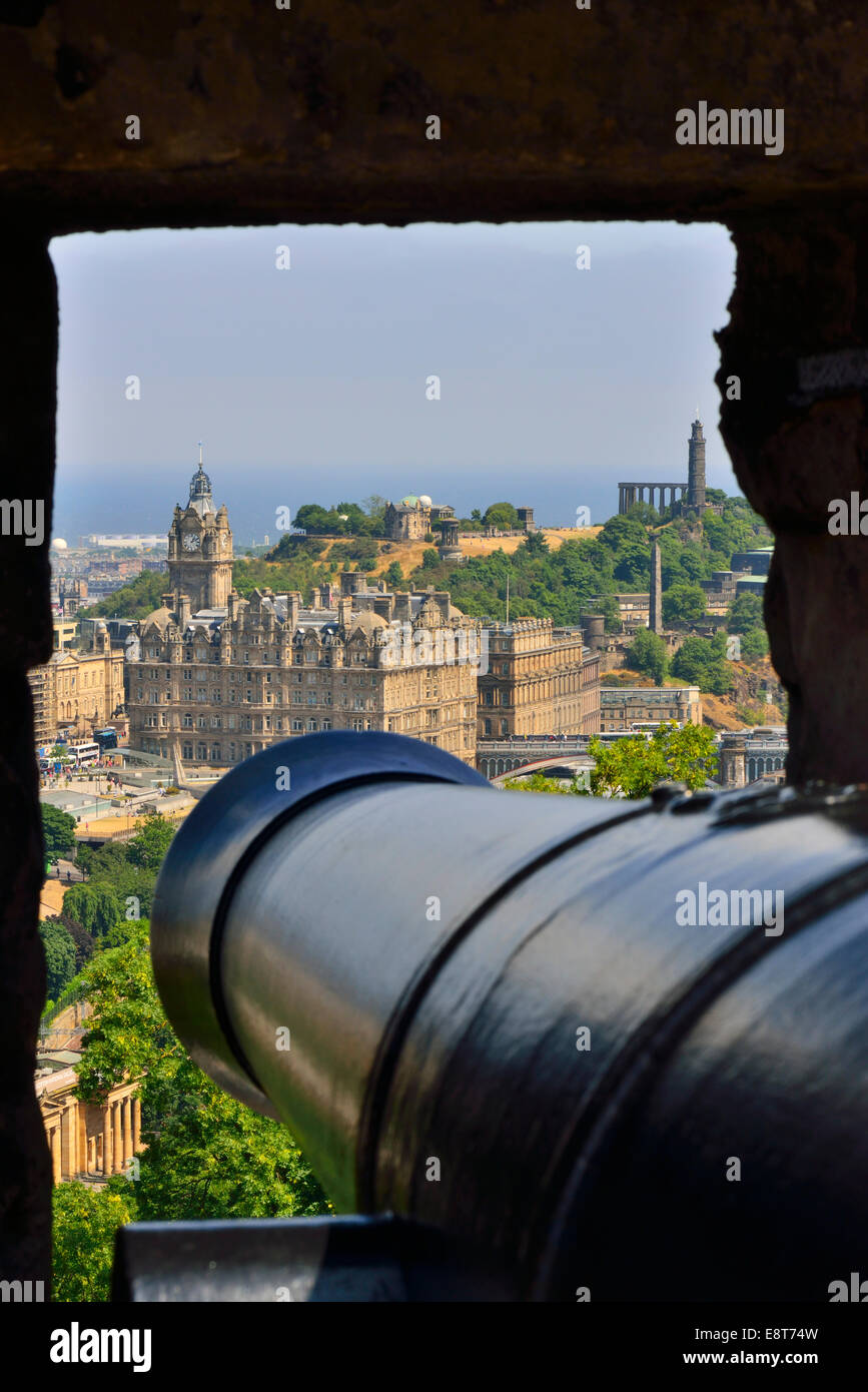 A cannon aimed at the Balmoral Hotel, Edinburgh Castle, Edinburgh, Scotland, United Kingdom Stock Photo