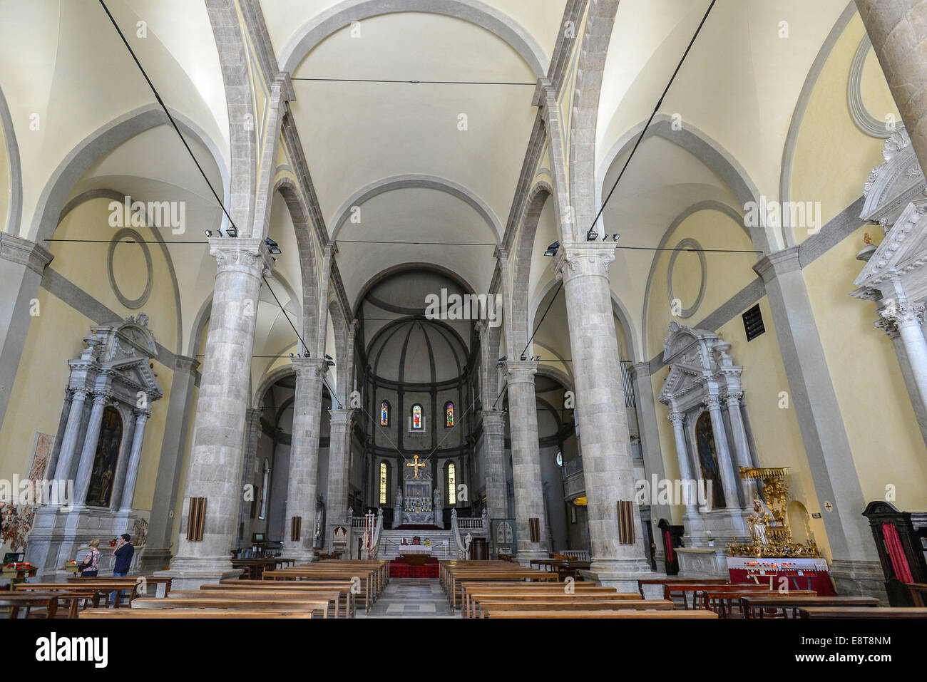 Italia Friuli V.G. Cividale Duomo di Santa Maria Assunta del XV° sec. Interno a tre navate| Italy Friuli Venezia Giulia Cividal Stock Photo
