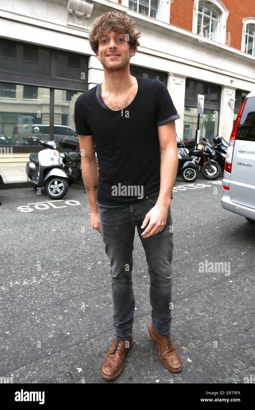 Paolo Nutini Leaving The Bbc Radio 2 Studios Featuring Paolo Nutini Stock Photo Alamy