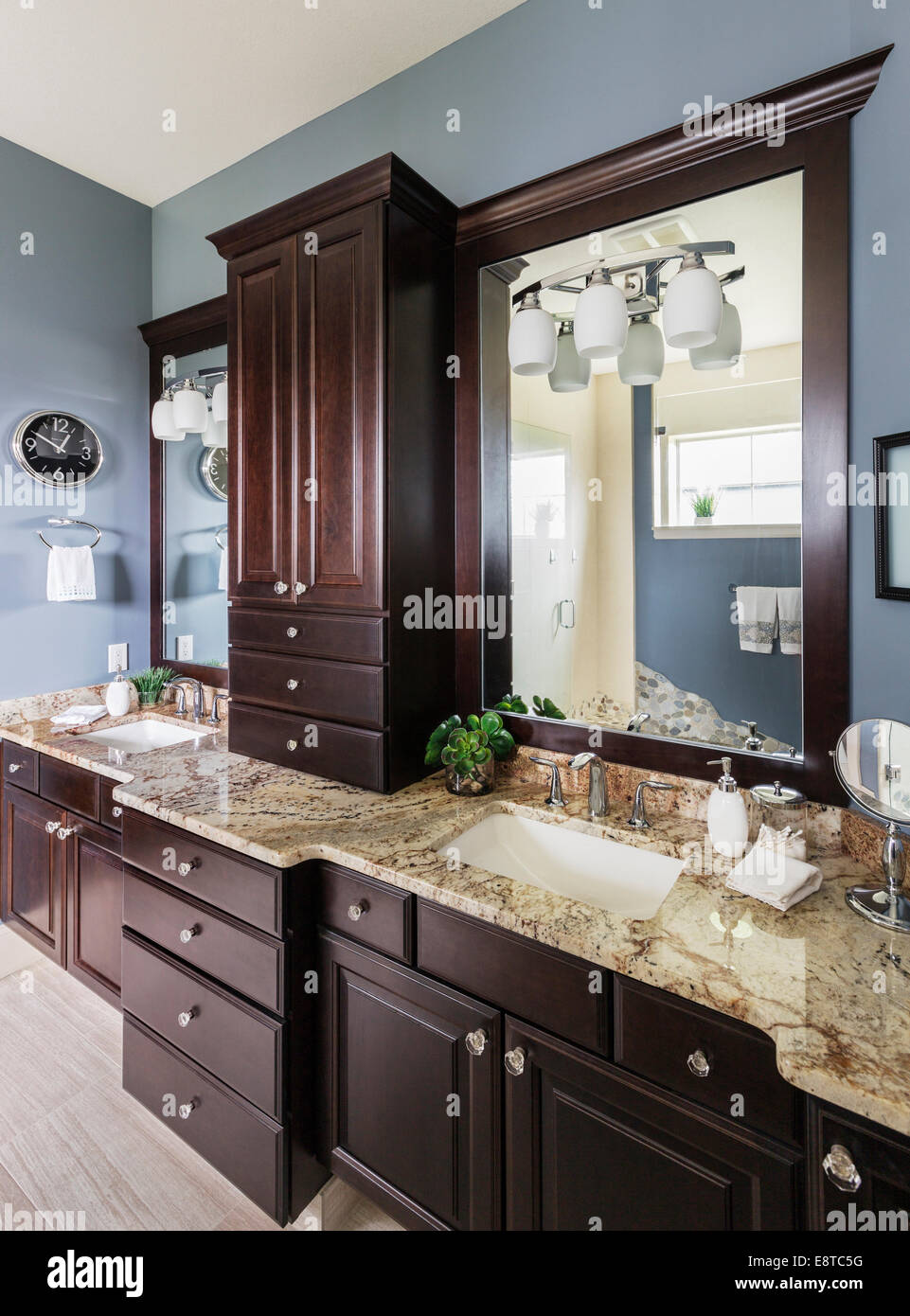Double sink hires stock photography and images Alamy