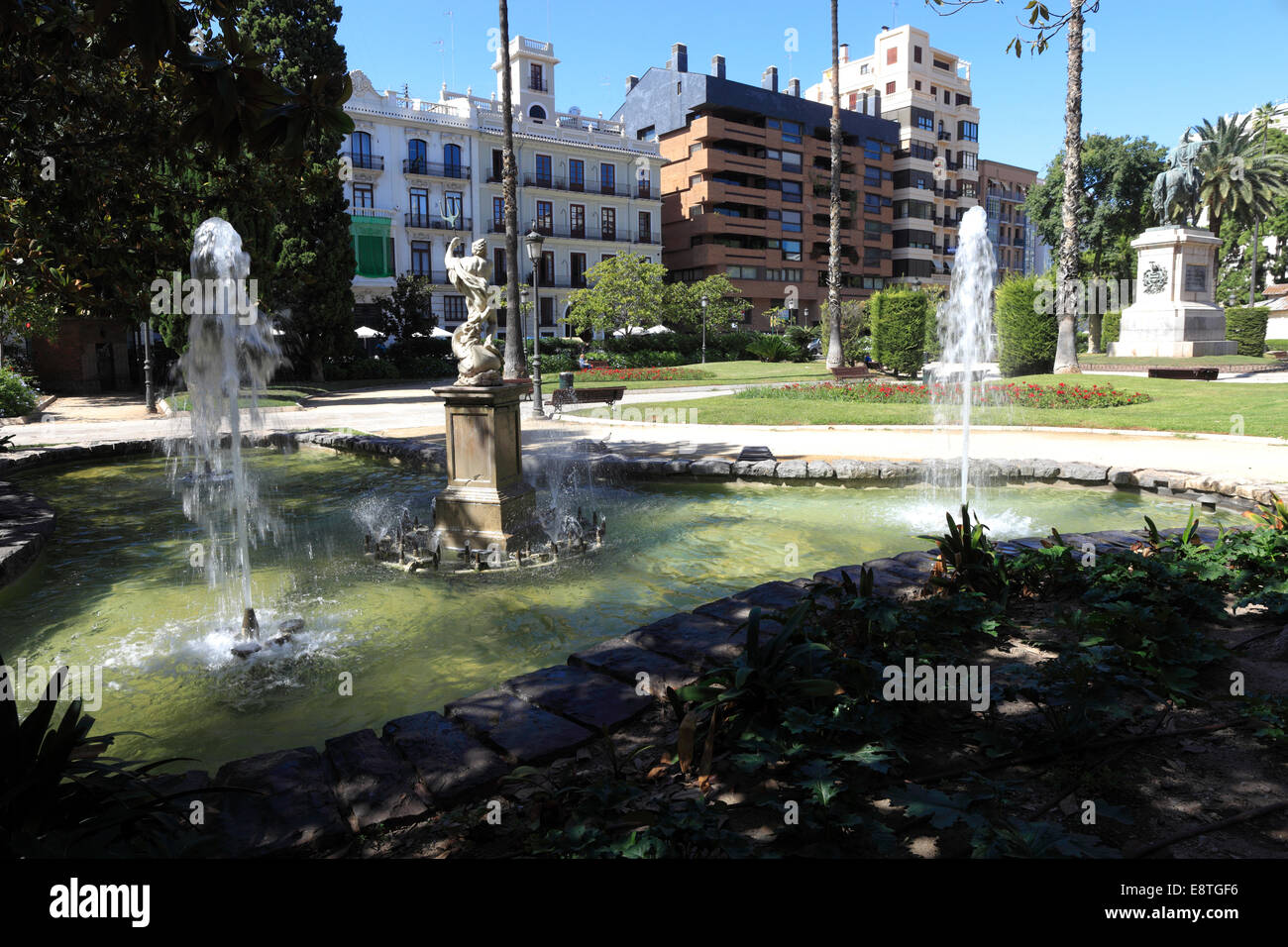 Plaza Alfonso El Magnanimo, a small quiet public park featuring a statue of King Alfonso, Valencia City, Spain, Europe Stock Photo