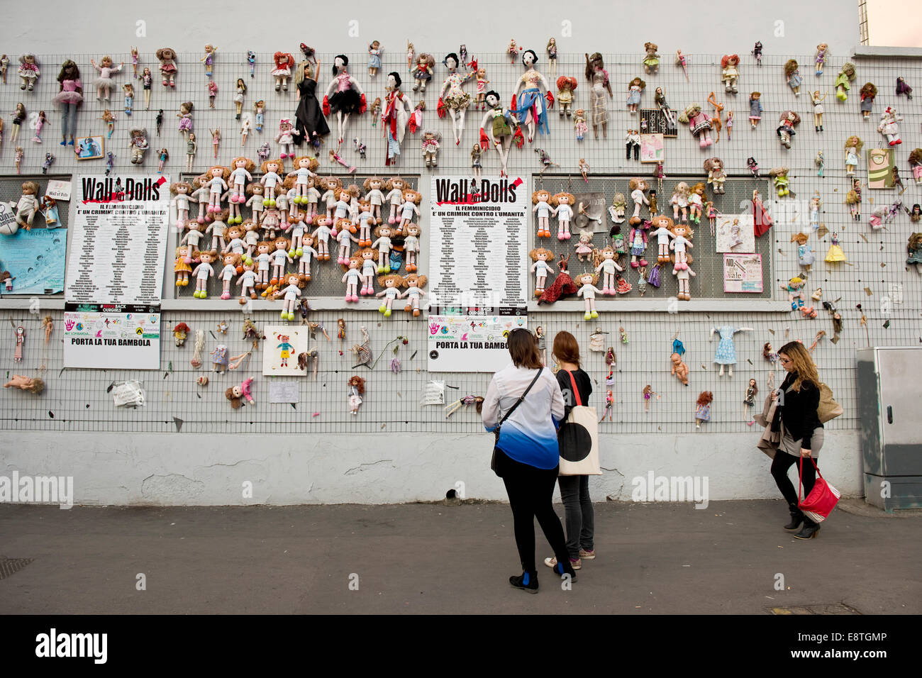 doll wall