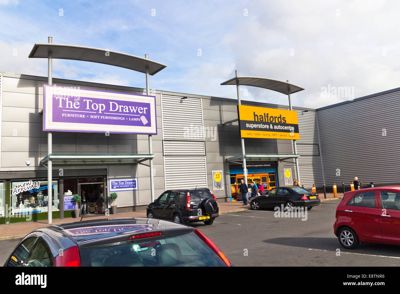 Cars Parked In A Retail Park In Clydebank Stock Photo 74302682