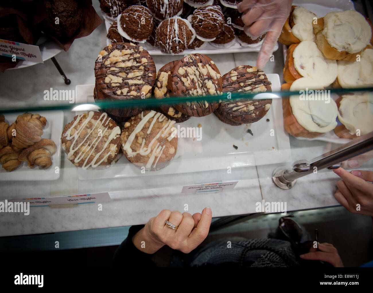 Manhattan, New York, USA. 14th Oct, 2014. Grand Reopening of Crumbs