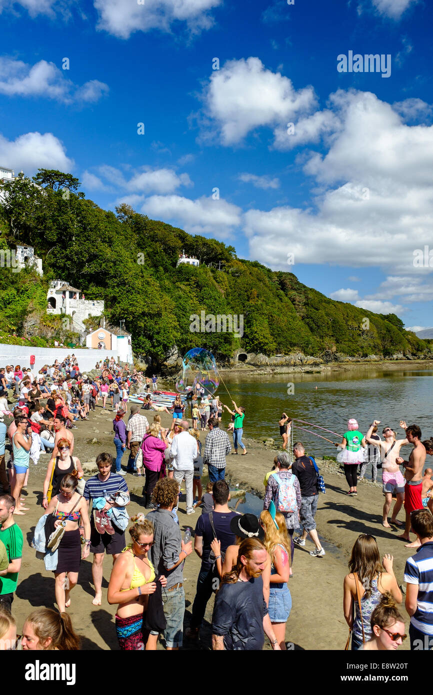 PORTMEIRION, NORTH WALES - SEPTEMBER 7TH: Holiday-makers on the beach on the River Dwyryd, on 7TH September 2014 in Portmeirion, Stock Photo