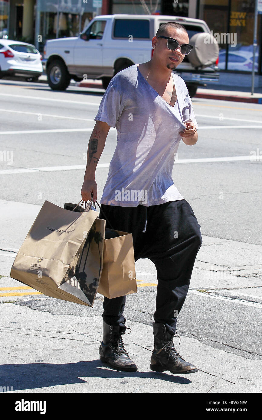 Evan Ross Shopping On Ventura Boulevard In Studio City With A