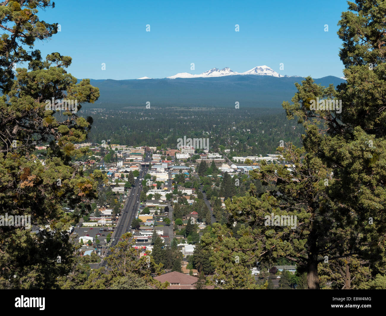 Bend oregon snow capped cascade mountain hires stock photography and