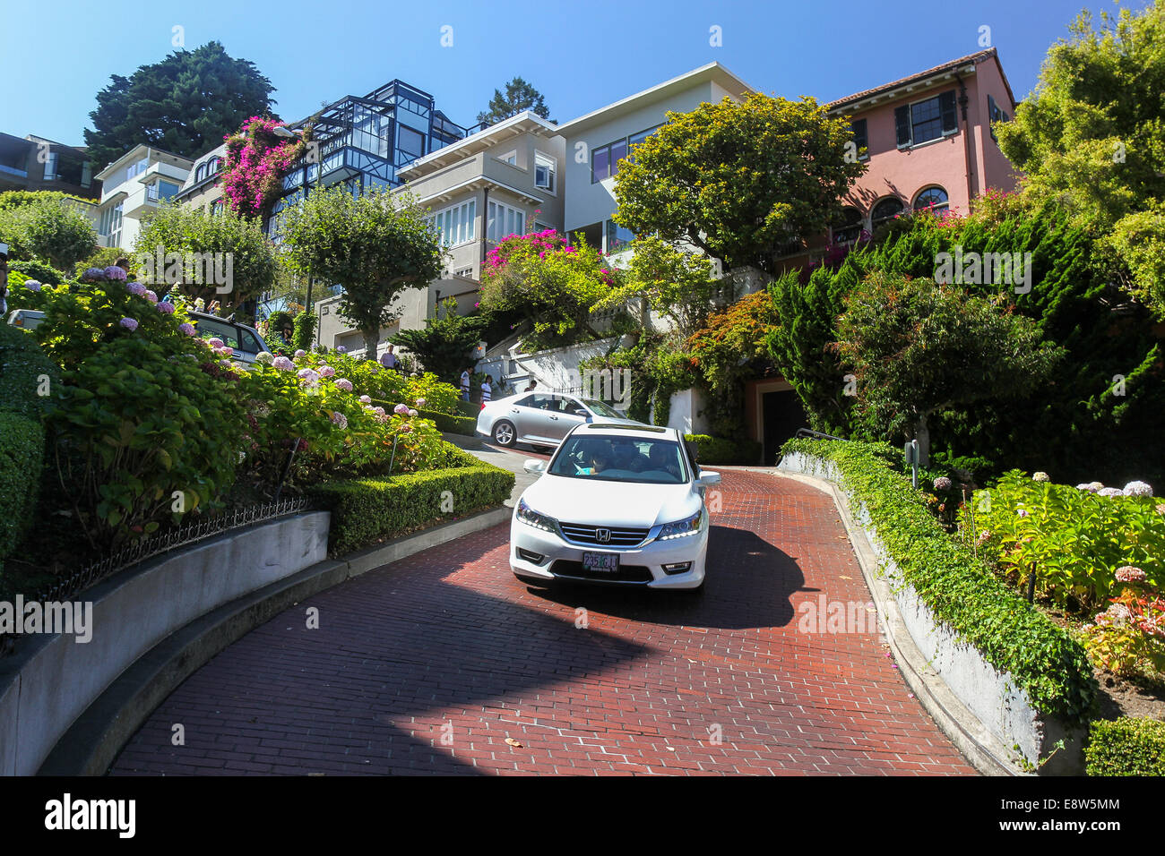 Cars descend Lombard Street, Russian Hill, San Francisco Stock Photo