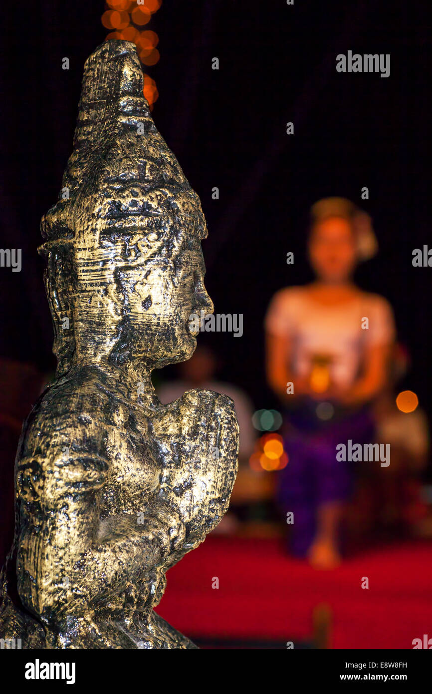 Khmer statue, Titanic restaurant, Phnom Penh, Cambodia Stock Photo