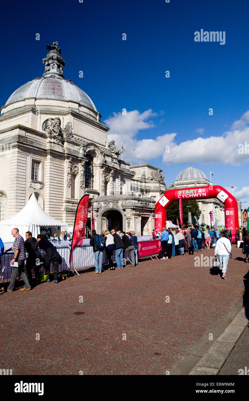 Cardiff running event, Cathays Park, Cardiff, Wales, UK. Stock Photo