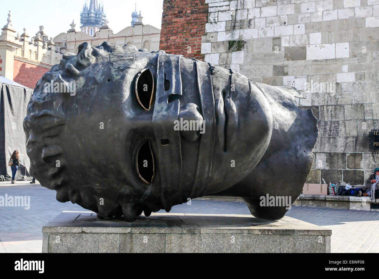 Giant Head statue, Market Square, Krakow, Poland Stock Photo Alamy