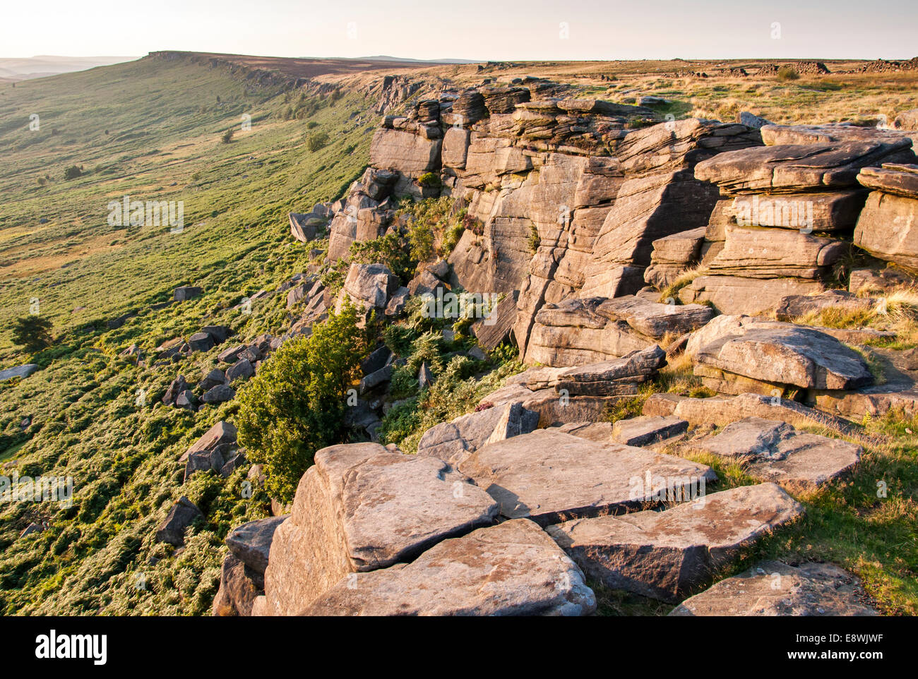 Gritstone escarpment of Stanage Edge, Peak District, Derbyshire Stock Photo