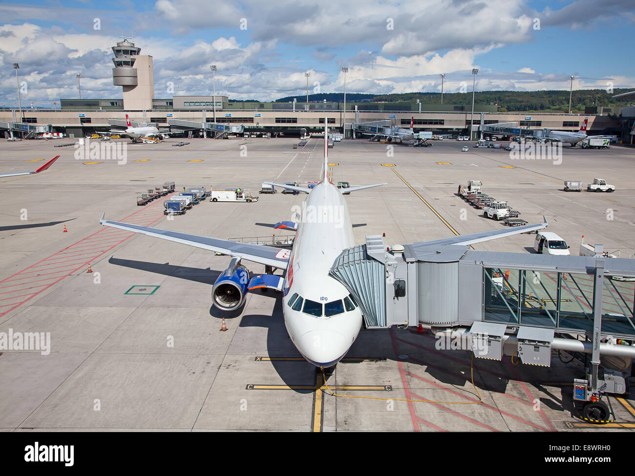 ZURICH - SEPTEMBER 21: Boeing 737 British airways preparing for take off on September 21, 2014 in Zurich, Switzerland. Zurich In Stock Photo