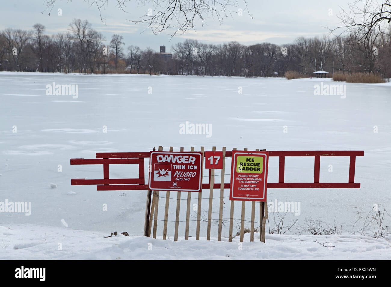Danger thin ice warning on Prospect Park lake in Brooklyn Stock Photo