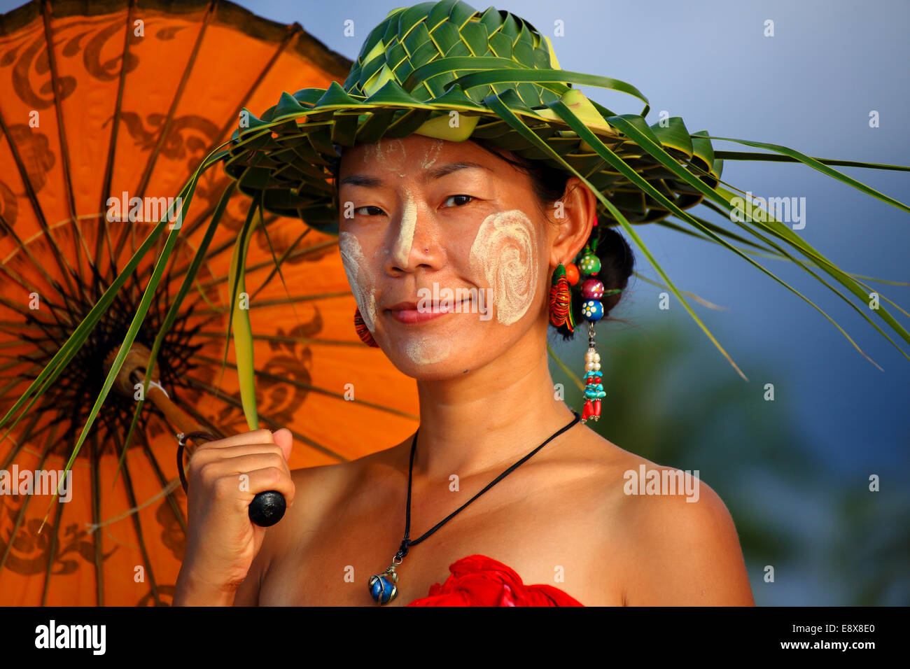 Beautiful women at the beach hi-res stock photography and images - Alamy