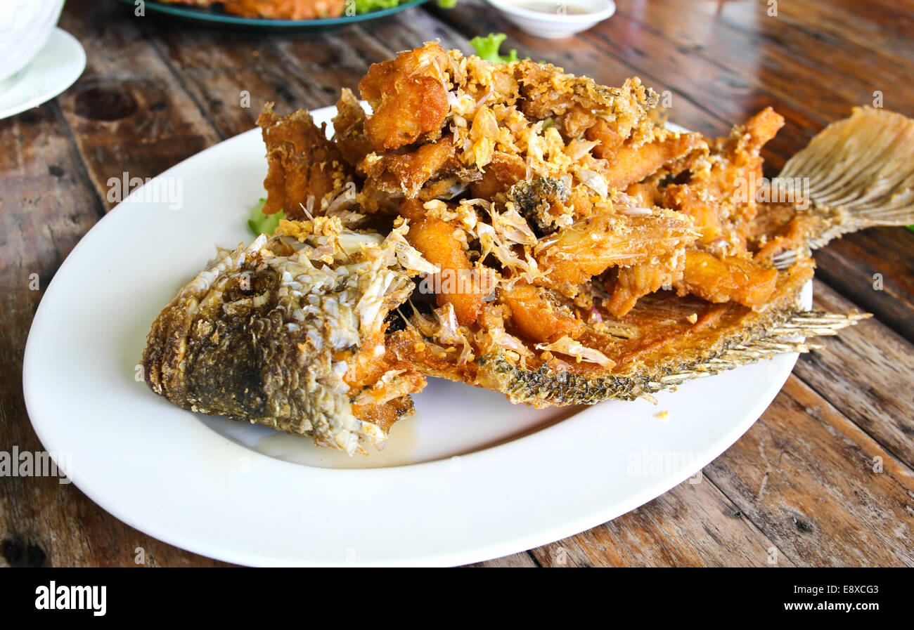 Deep fried white fish hi-res stock photography and images - Alamy