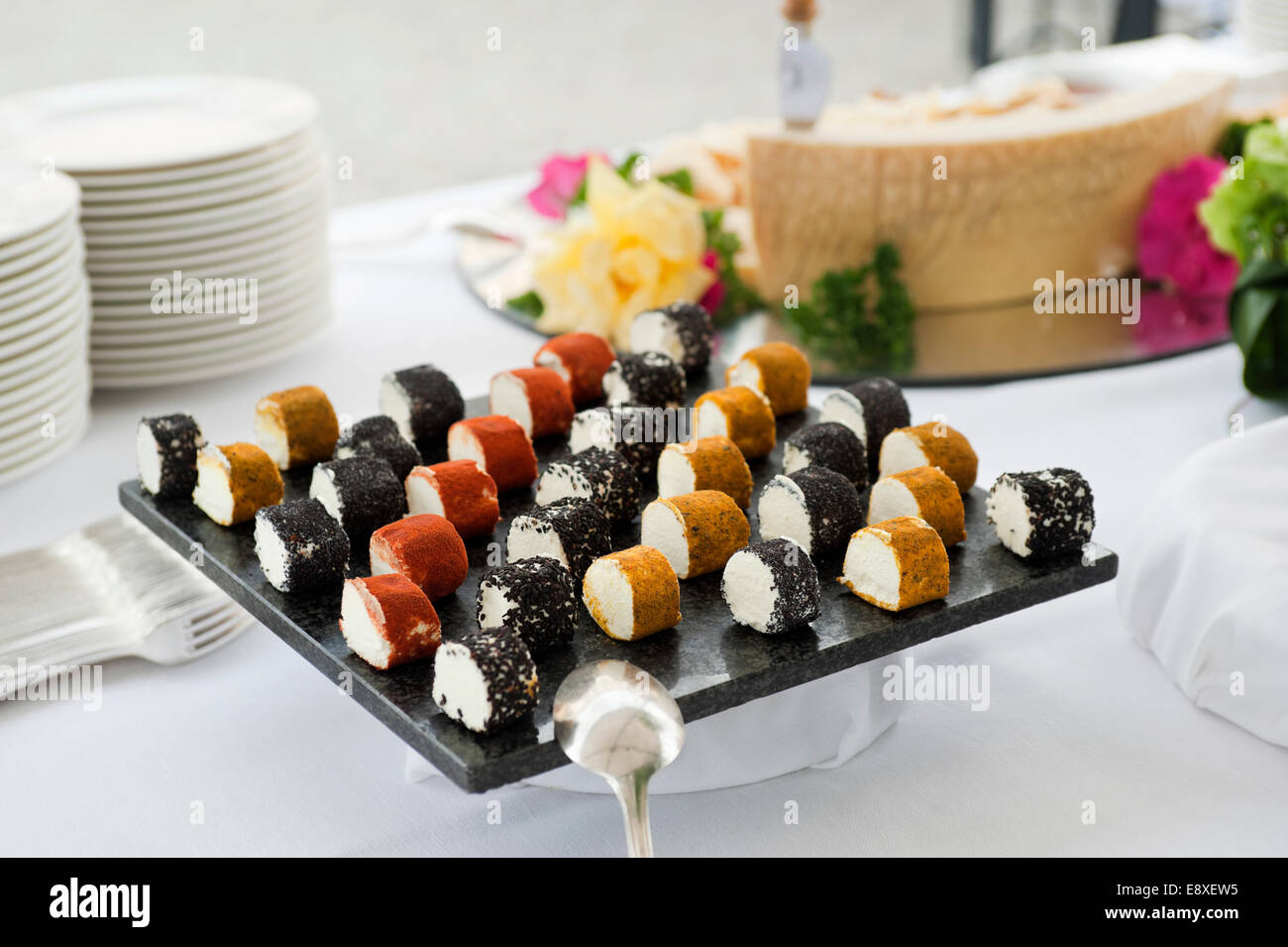 Grilled corn and baked potatoes stuffed with cheese in hotel pan on food  warmer. Self-service buffet table. Celebration, party, birthday or wedding  Stock Photo - Alamy