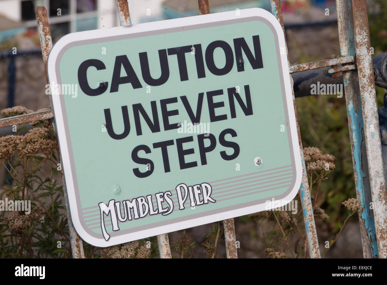 Caution uneven steps sign hi-res stock photography and images - Alamy