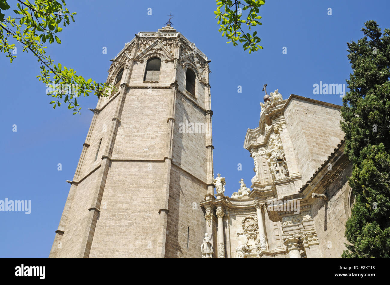 Torre de santa maria catedral hi-res stock photography and images - Alamy
