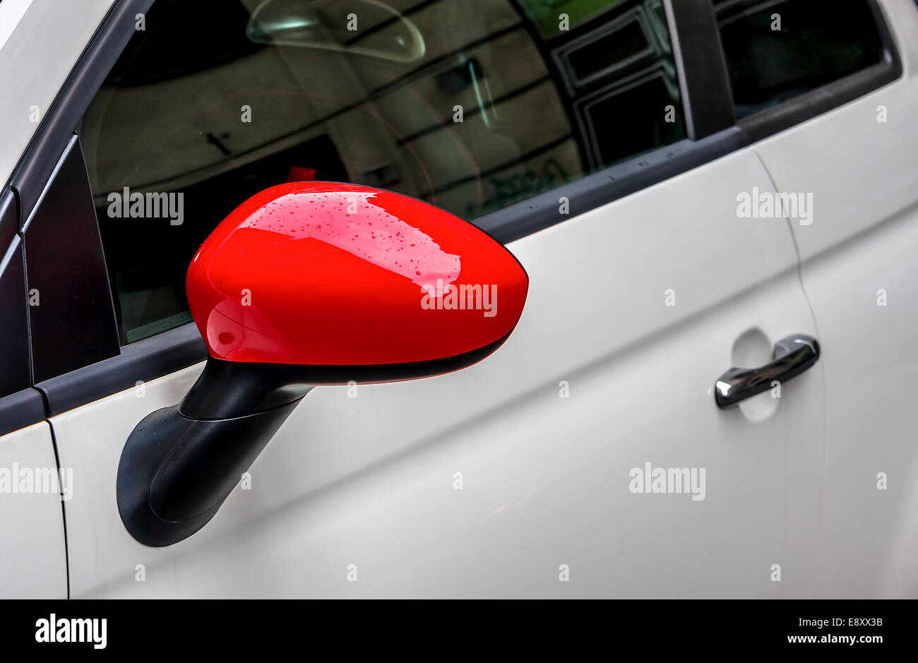 Red and white car hi-res stock photography and images - Alamy