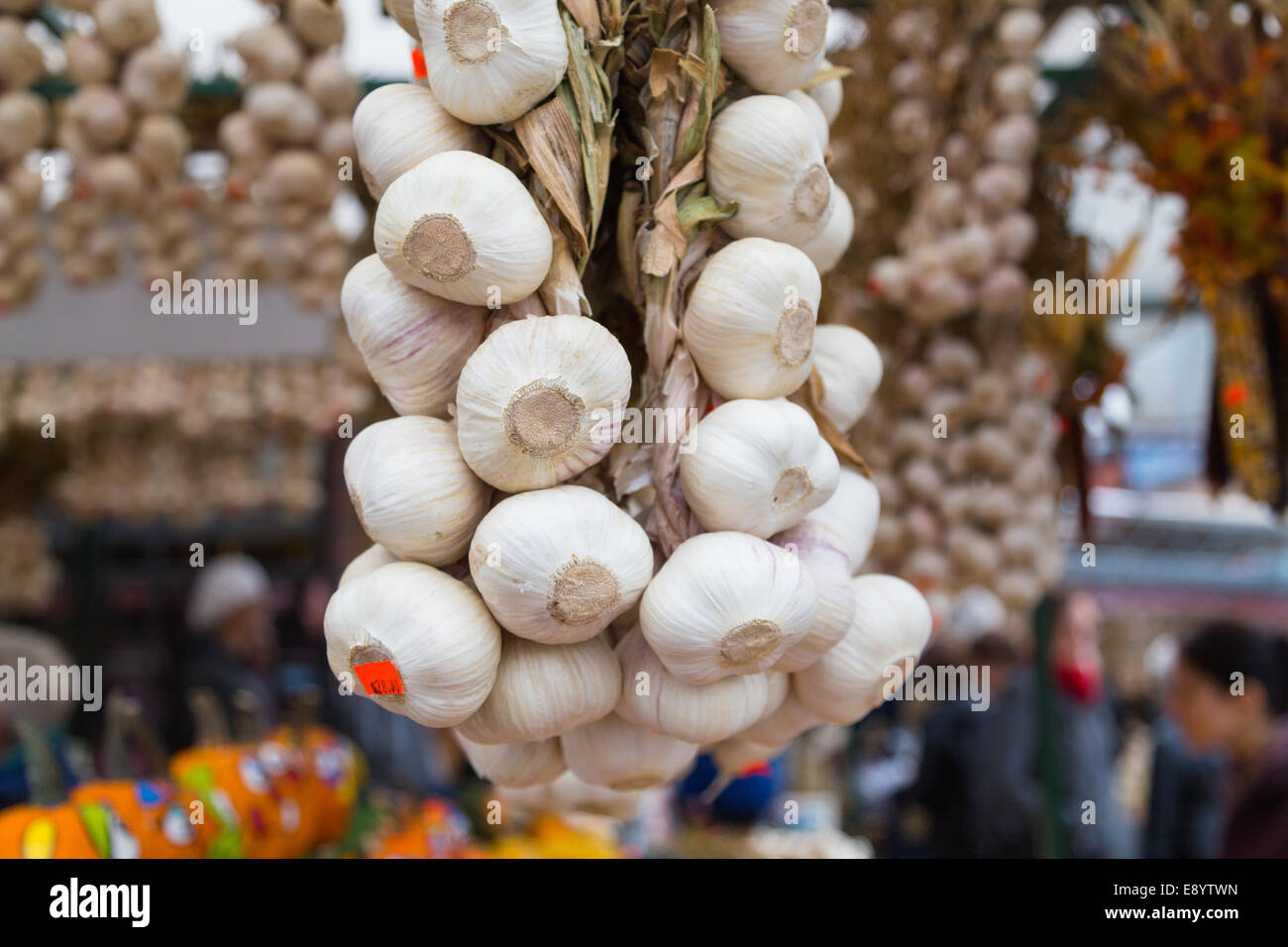 Garlic Cloves at a Market Stock Photo Alamy