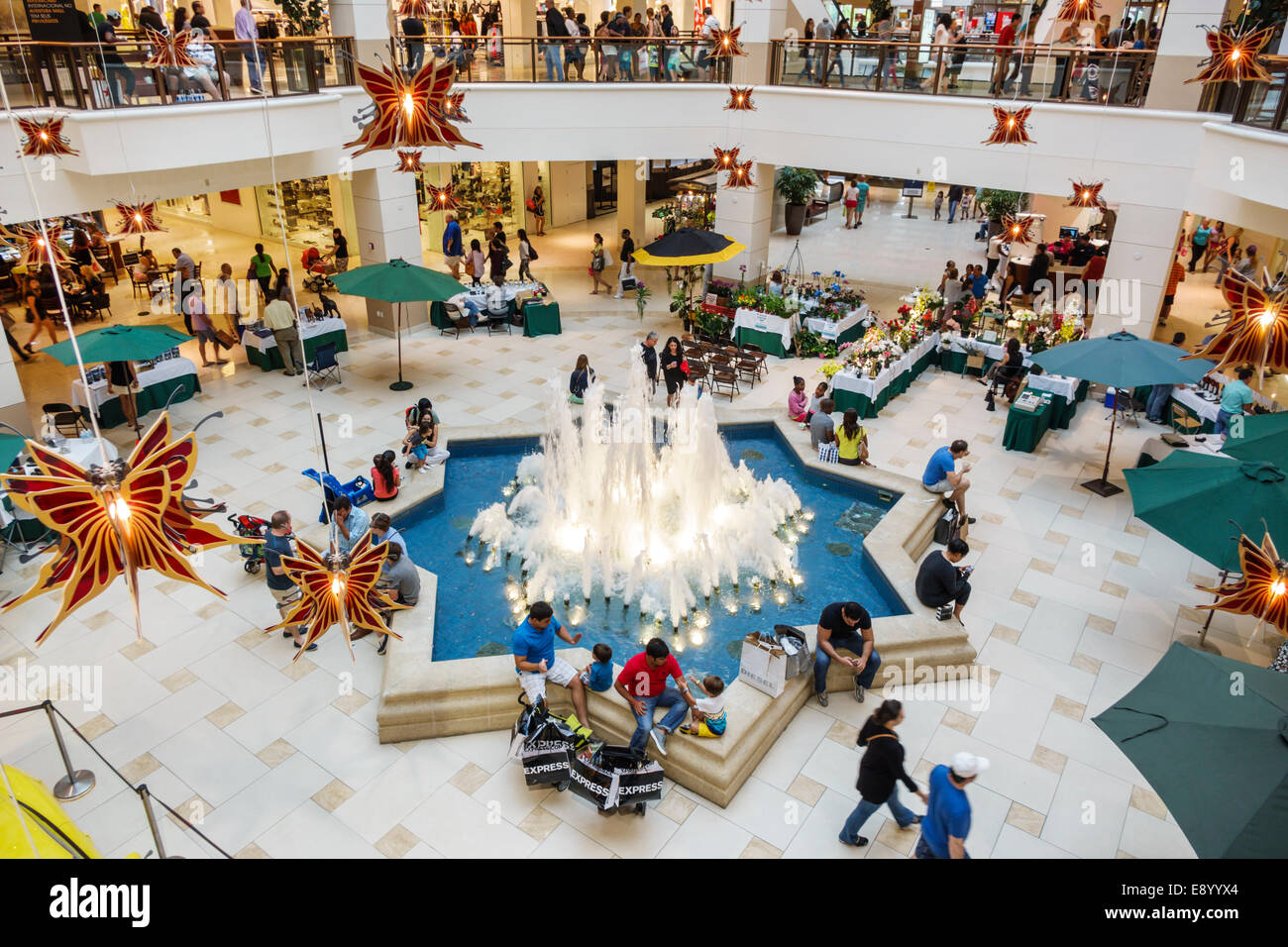 Aventura miami shopping hi-res stock photography and images - Alamy