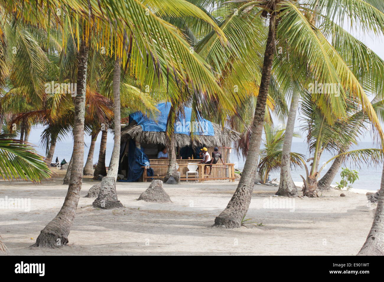 traditional Kuna Yala village and bar on the beach of San Blas Islands, Panama,  Caribbean Sea, Central America Stock Photo