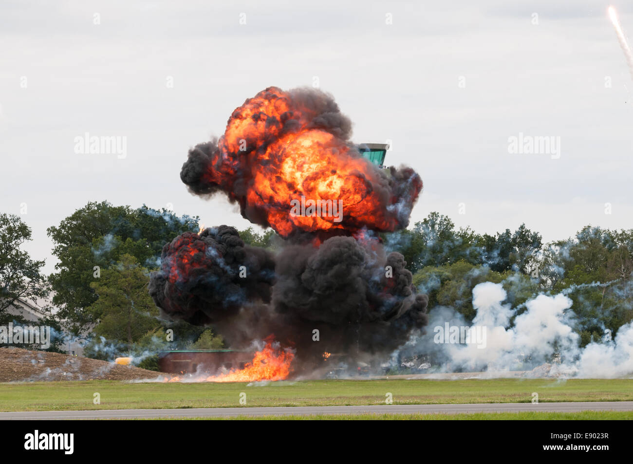 Bomb explosion hi-res stock photography and images - Alamy
