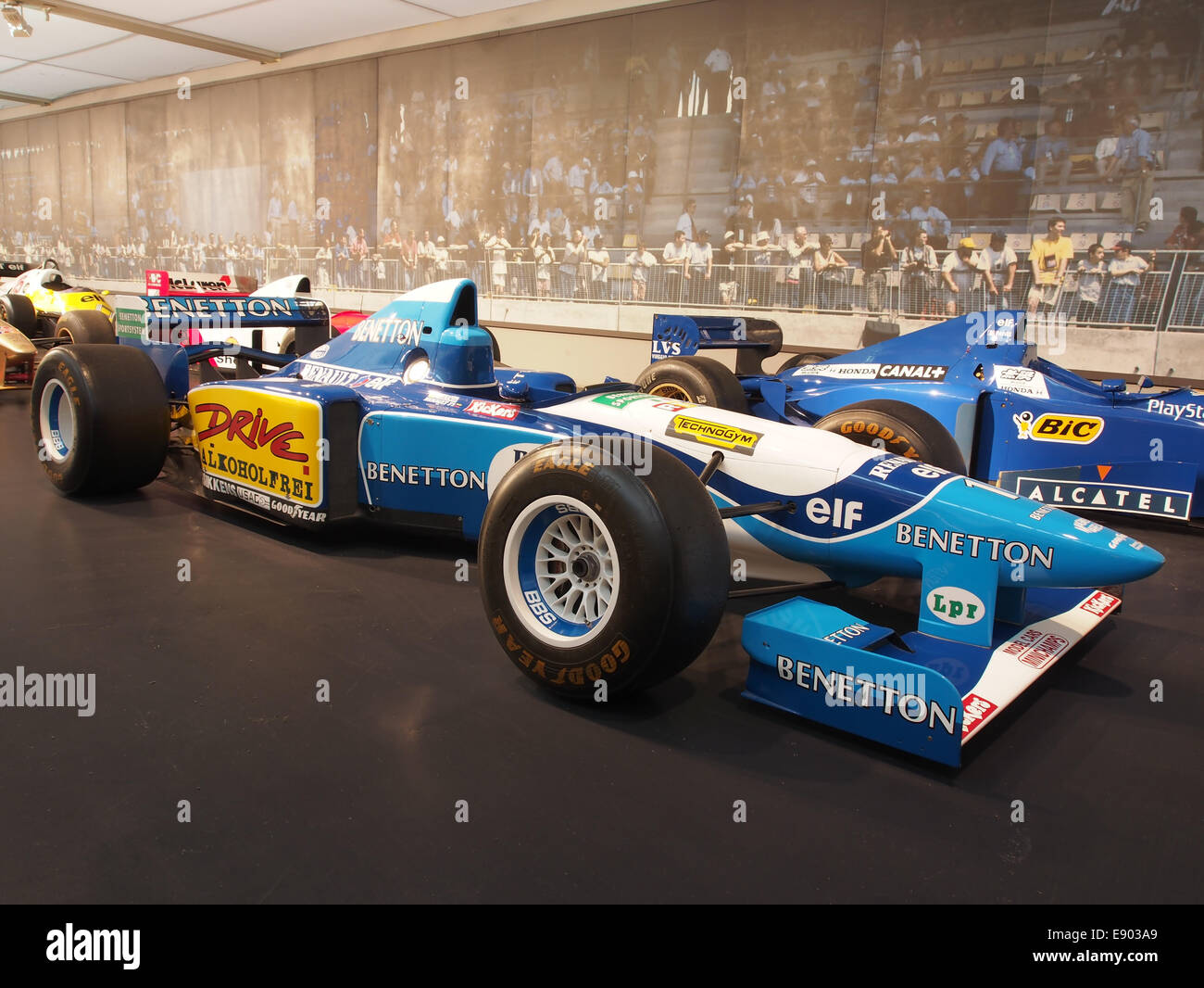 ⭐️Benetton formula 1⭐️ベネトン⭐️ジャージパンツ⭐️濃紺⭐️XL 2025年最新】UNITED COLORS OF BENETTON ジャージ パンツの人気