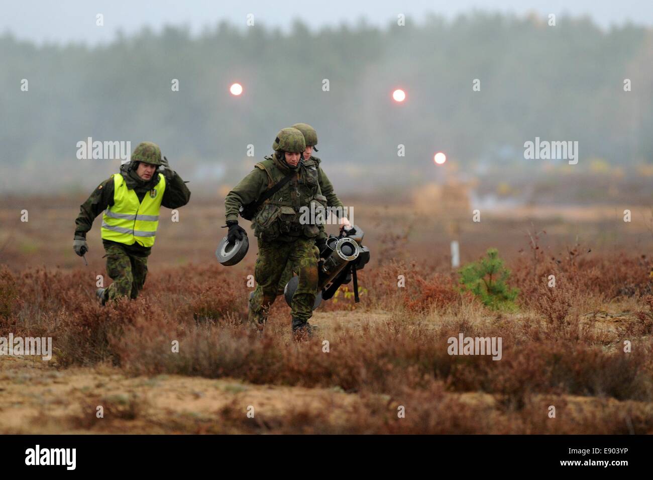 Vilnius, Lithuania. 16th Oct, 2014. Lithuanian soldiers attend the 'Hunter 2014' meida day training in Pabrade, Lithuania, on Oct. 16, 2014. Lithuania started a two-week anti-tank exercise 'Hunter 2014' from Oct. 6, gathering more than 200 military personnels from the U.S. and Lithuania. Credit:  Alfredas Pliadis/Xinhua/Alamy Live News Stock Photo