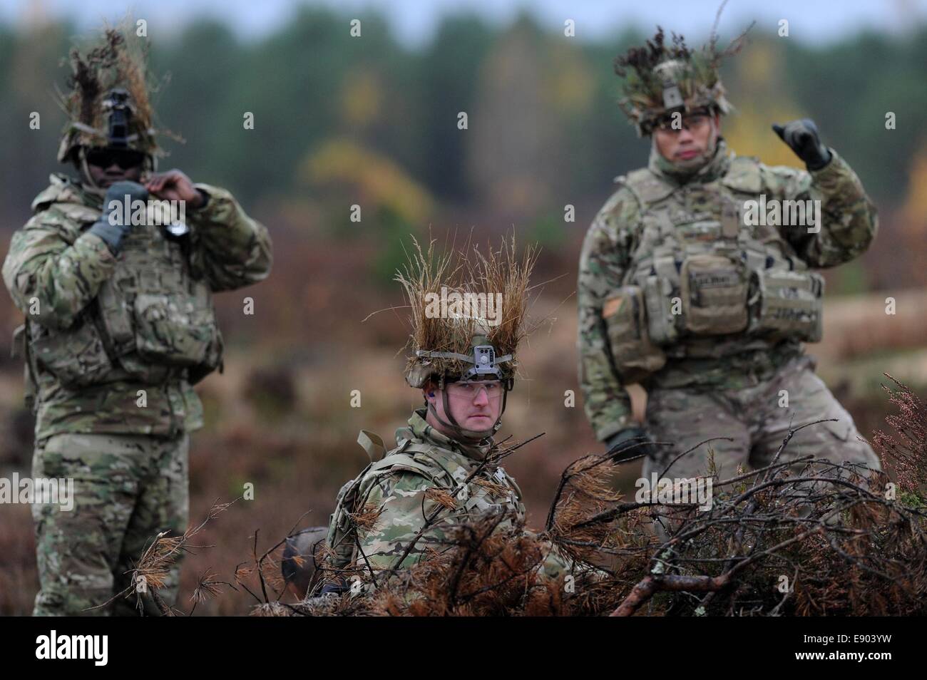 Vilnius, Lithuania. 16th Oct, 2014. U.S. soldiers attend the 'Hunter 2014' meida day training in Pabrade, Lithuania, on Oct. 16, 2014. Lithuania started a two-week anti-tank exercise 'Hunter 2014' from Oct. 6, gathering more than 200 military personnels from the U.S. and Lithuania. Credit:  Alfredas Pliadis/Xinhua/Alamy Live News Stock Photo