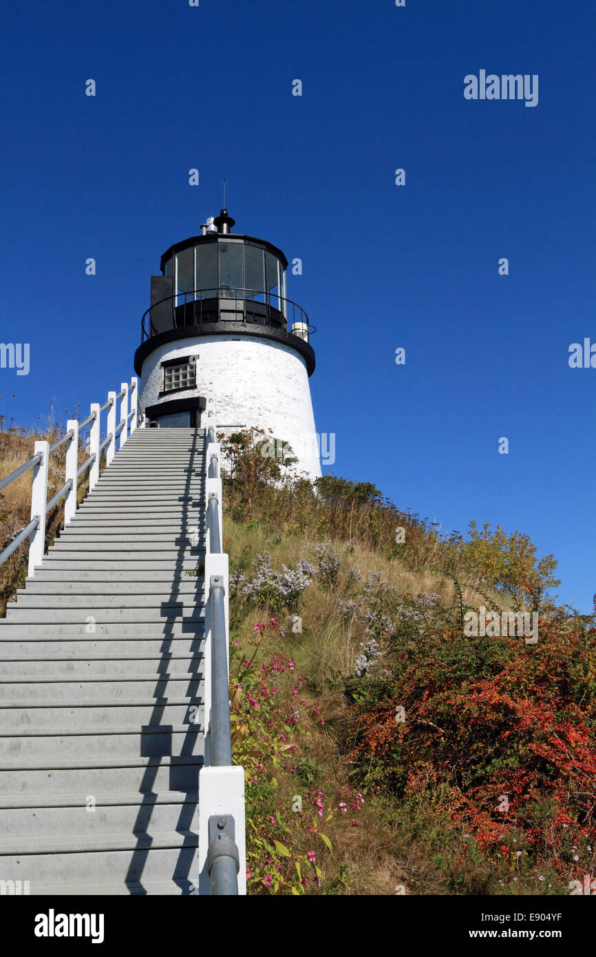 Owls Head Light, which sits at the opening of Rockland Harbor and Western Penobscot Bay, Owls Head, Maine, USA Stock Photo