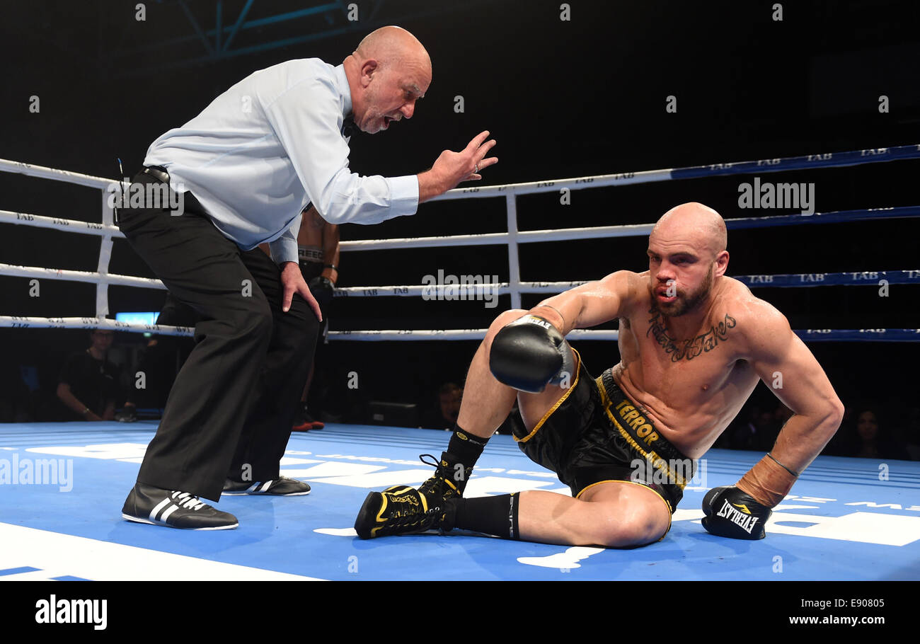 Auckland, New Zealand. 16th Oct, 2014. Reece Papuni knocks down Sam ...