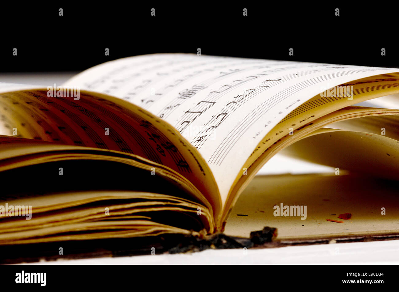 Note blatter hi-res stock photography and images - Alamy