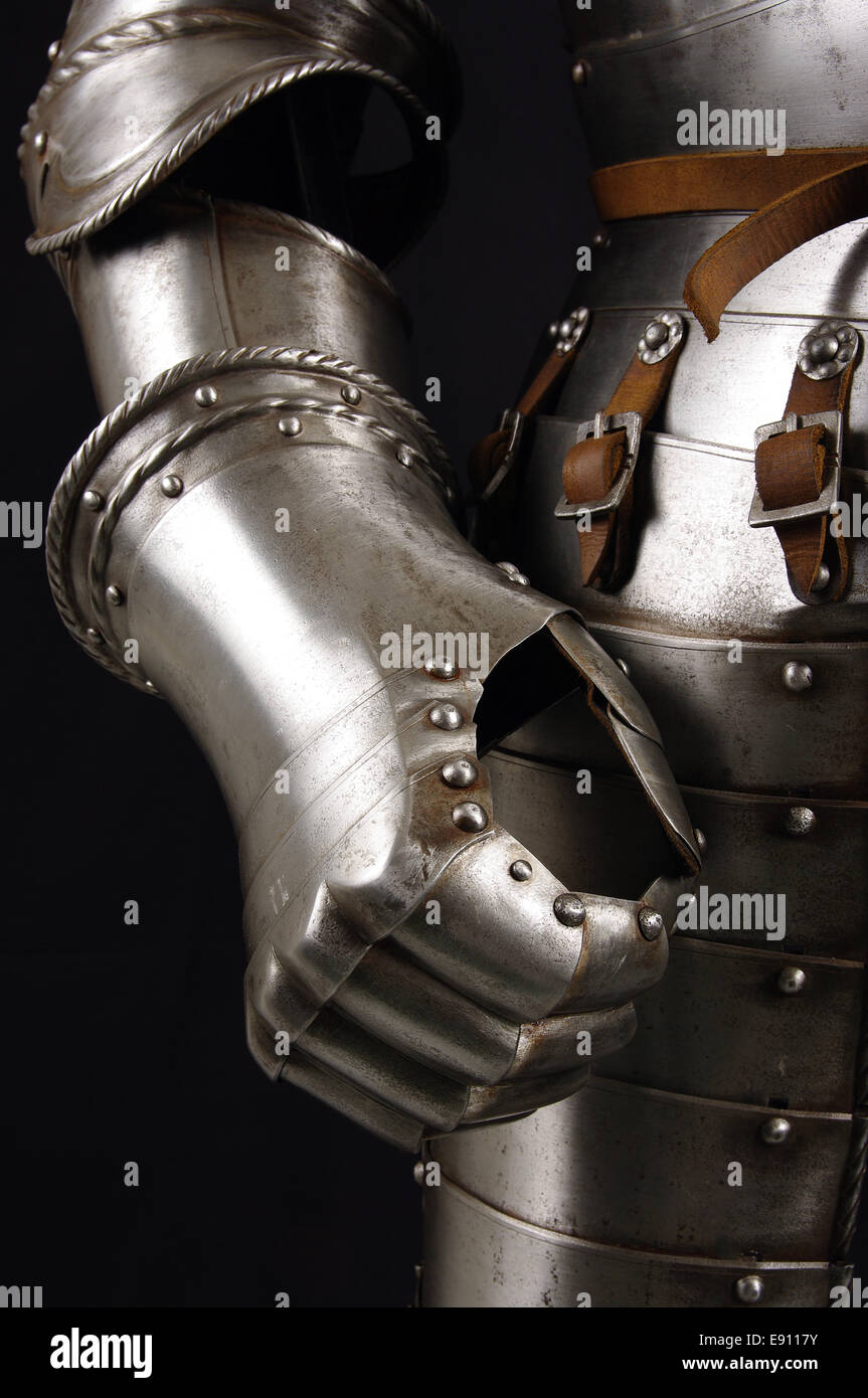 Medieval armour hi-res stock photography and images - Alamy