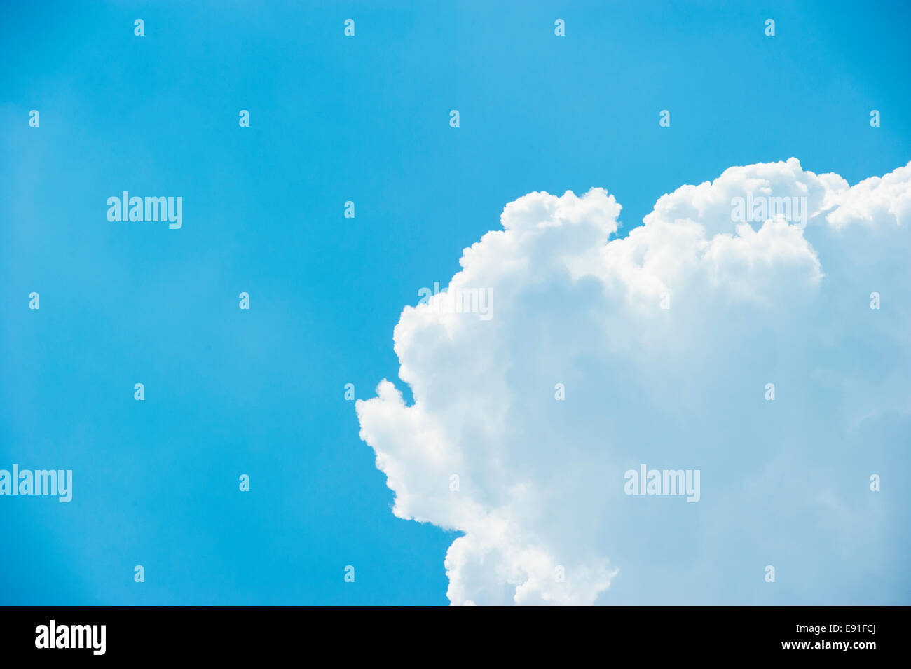 White fluffy cloud hi-res stock photography and images - Alamy