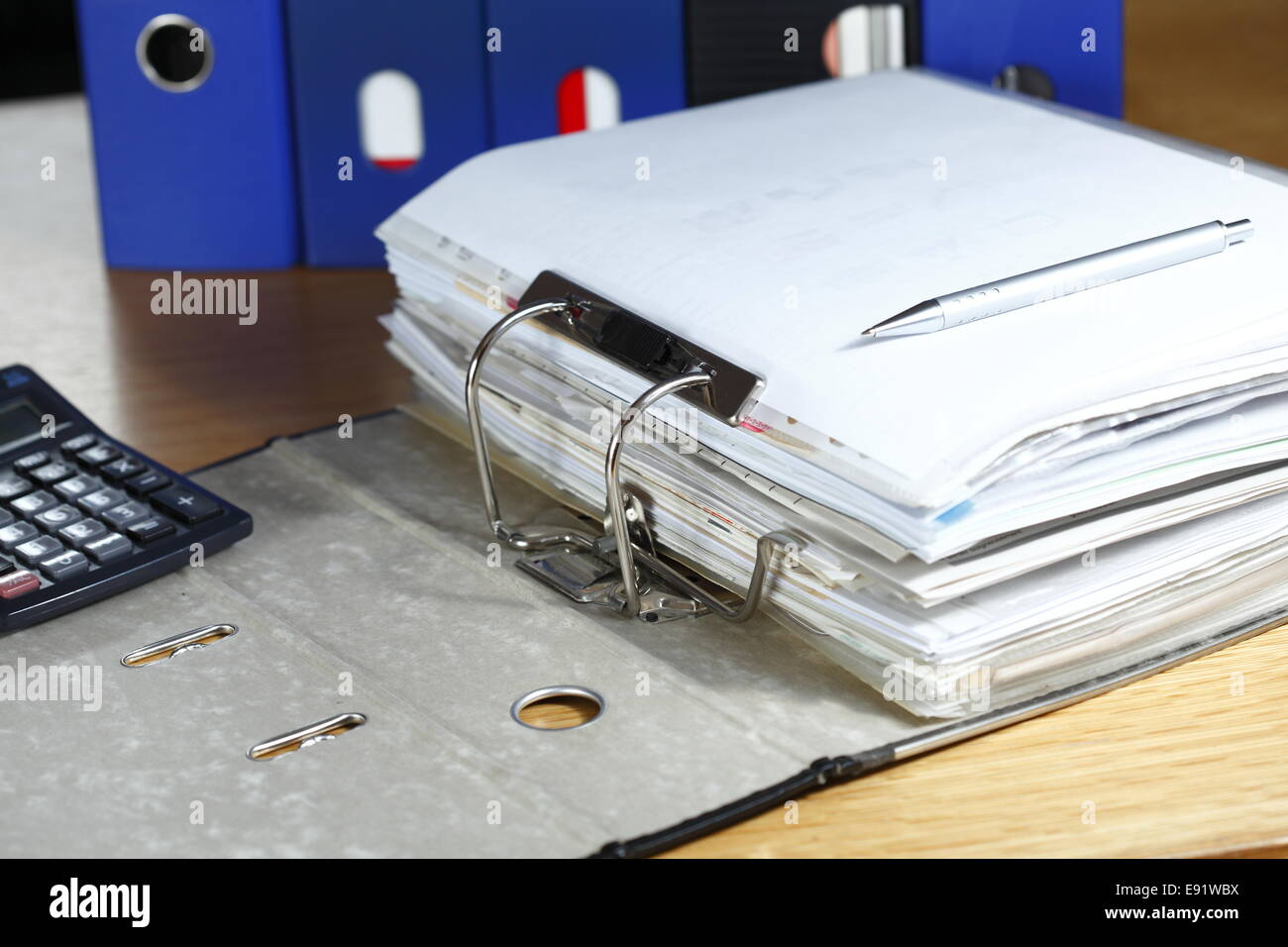 Dossier papier hi-res stock photography and images - Alamy