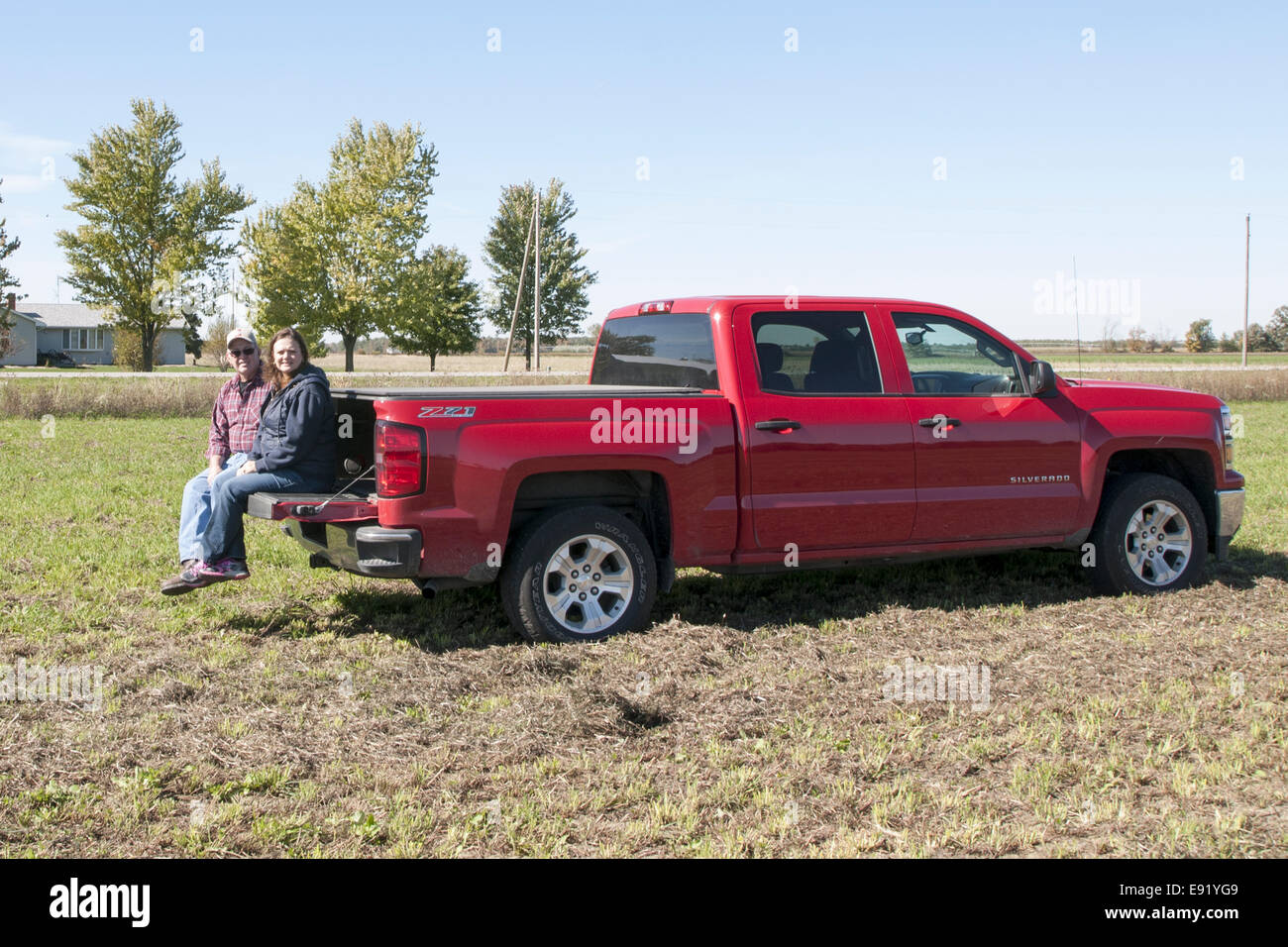 Sitting on truck tailgate hires stock photography and images Alamy
