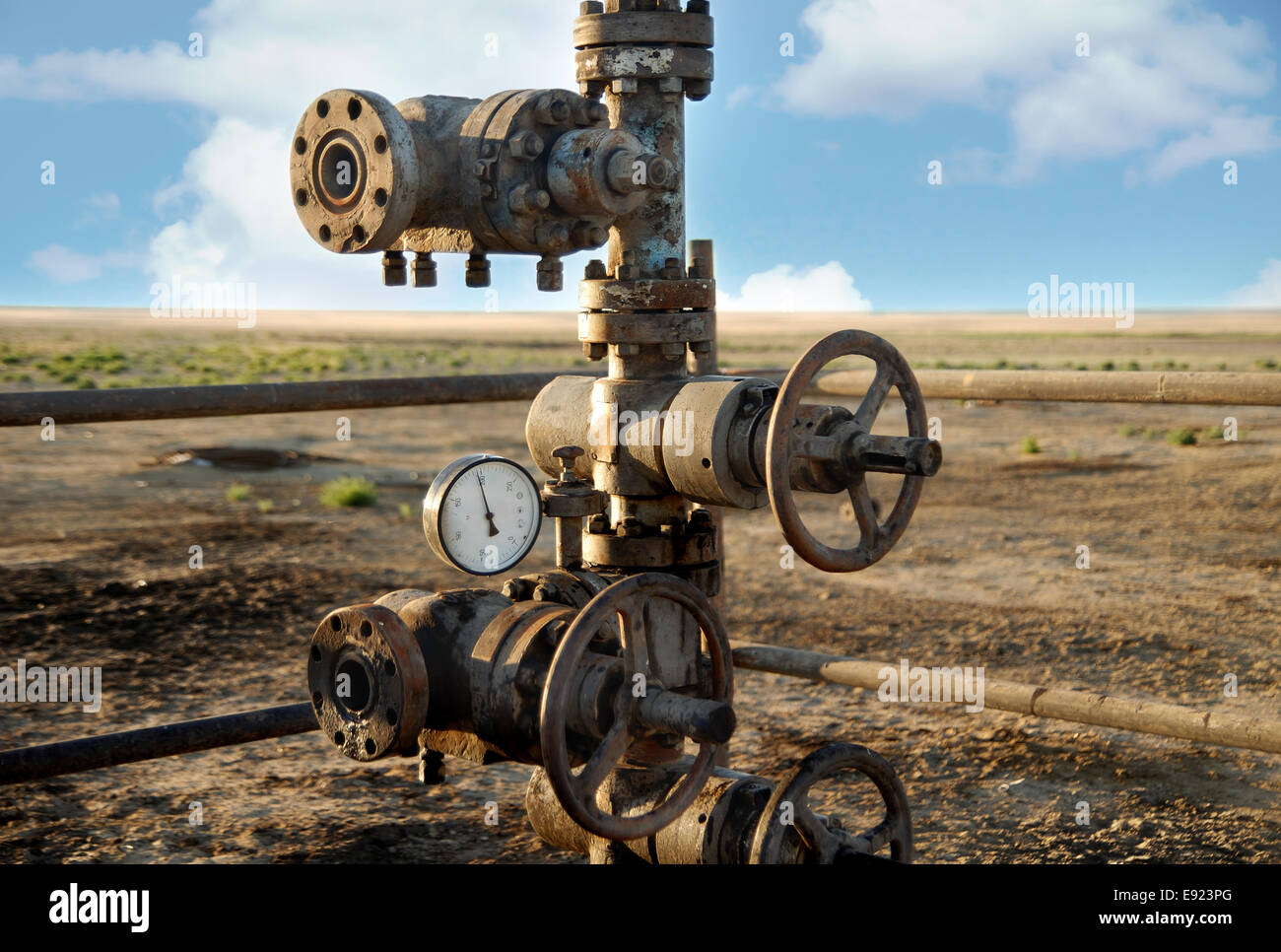 Old oil rig Stock Photo - Alamy