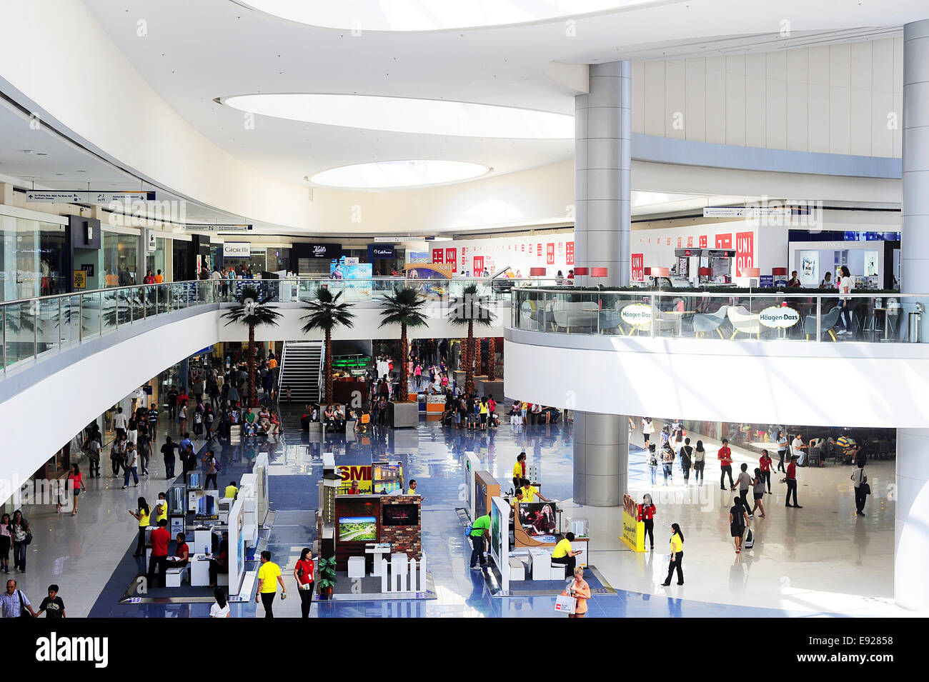 SM Mall Of Asia Stock Photo Alamy sm-mall-of-asia-stock-photo-alamy
