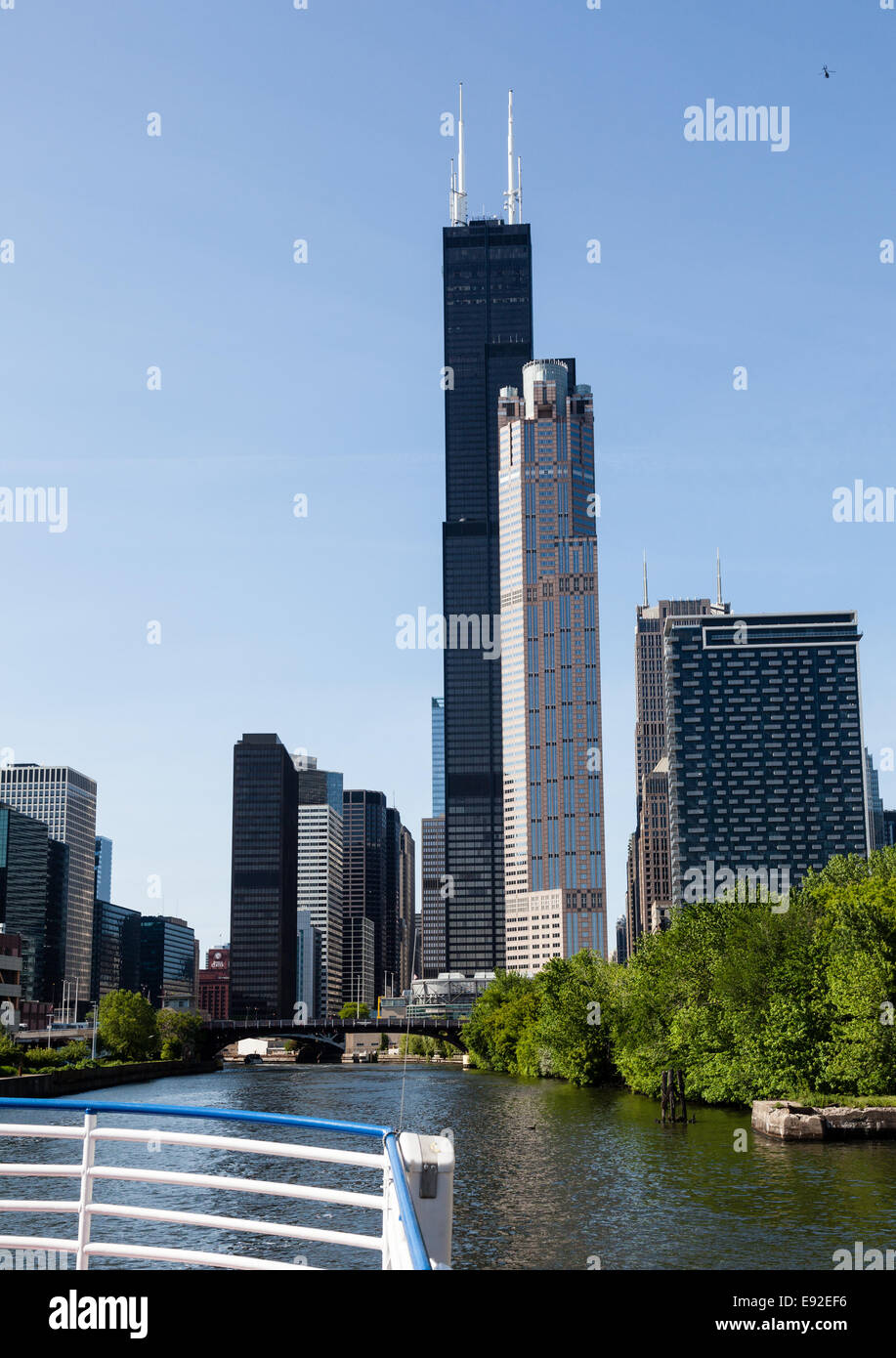City view from chicago river hi-res stock photography and images - Alamy