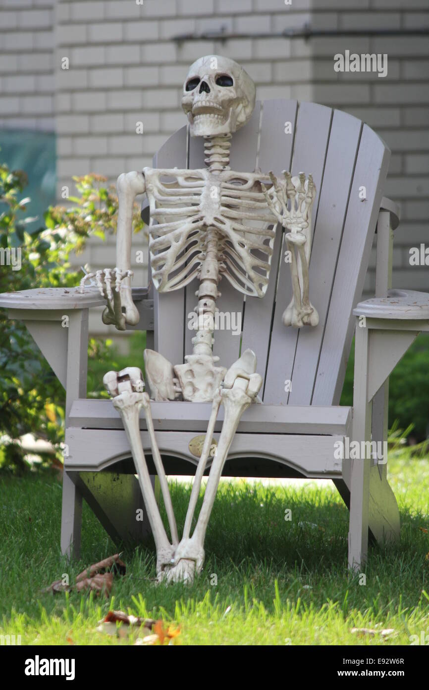 Skull lawn chair deals