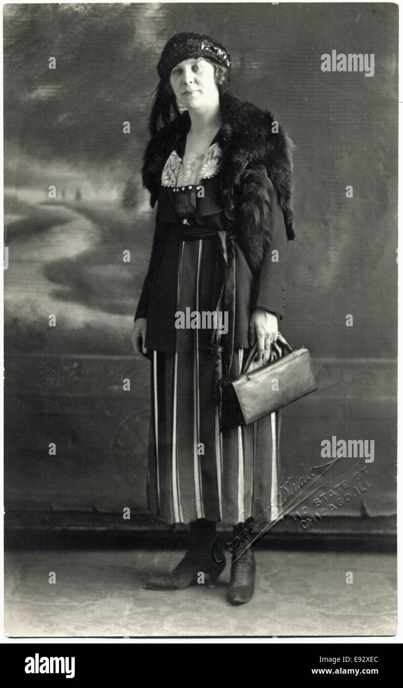 1910s woman dress hi-res stock photography and images - Alamy