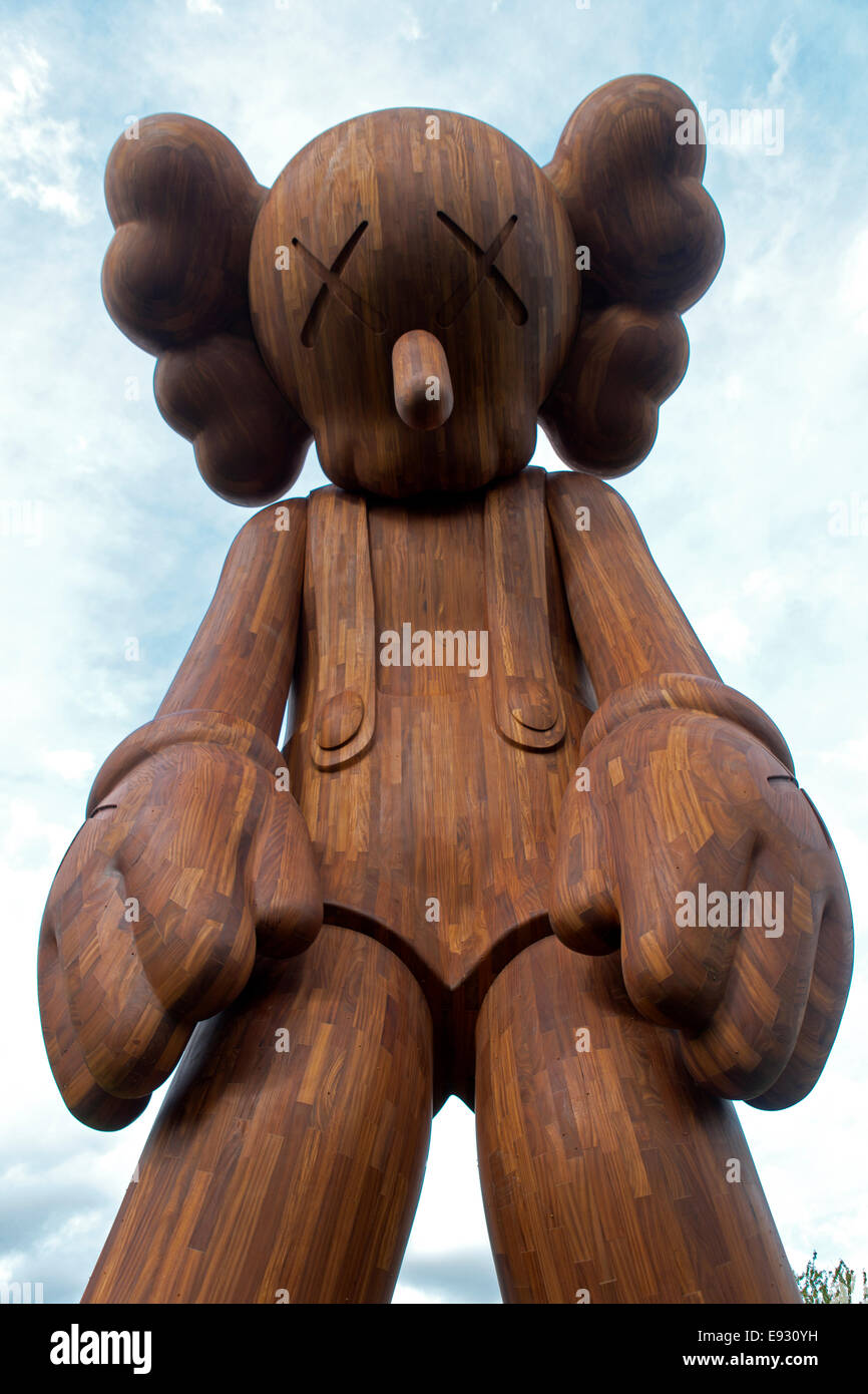 Kaws companion hi-res stock photography and images - Alamy