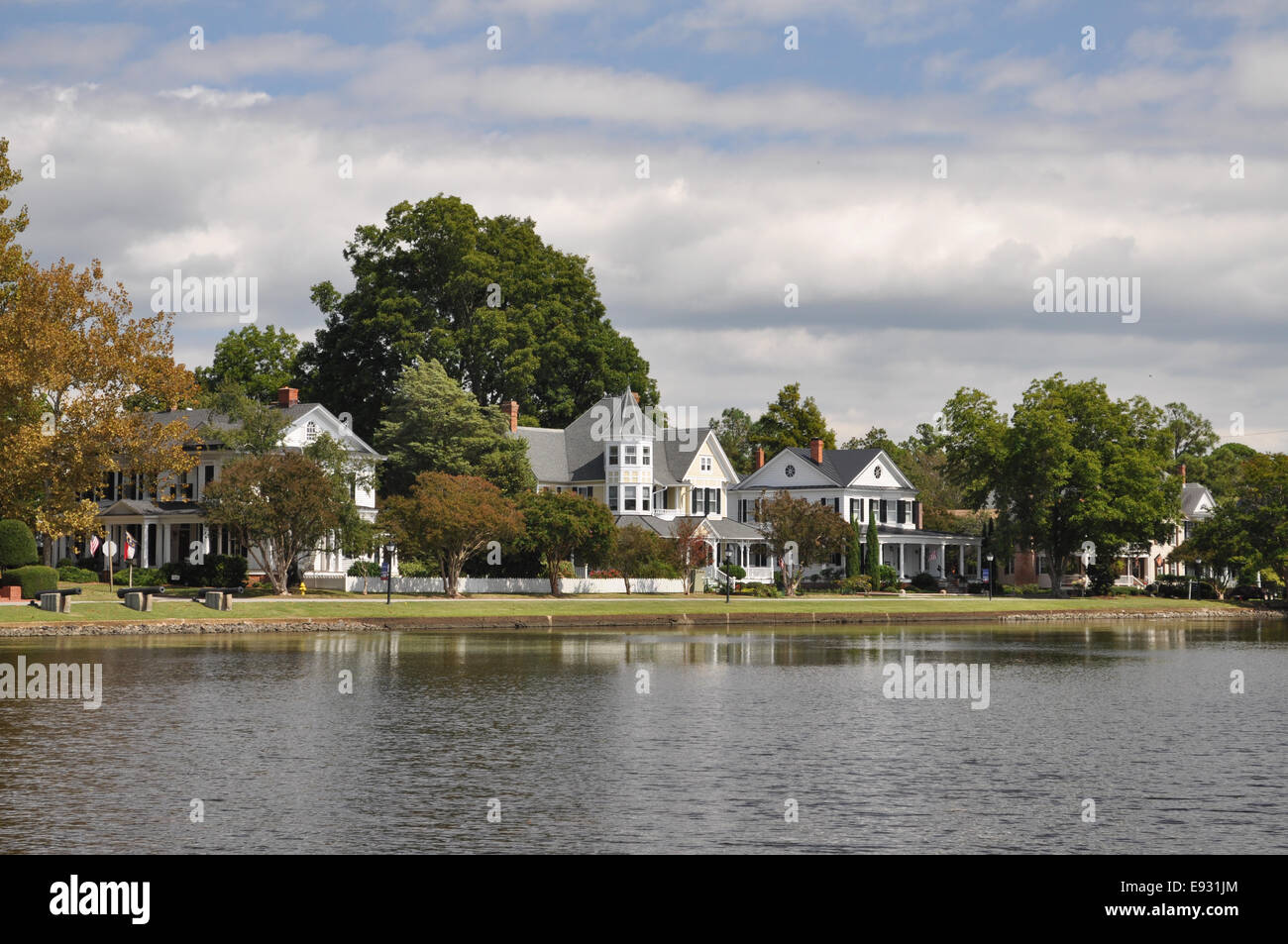Historic homes along the Edenton waterfront Stock Photo Alamy