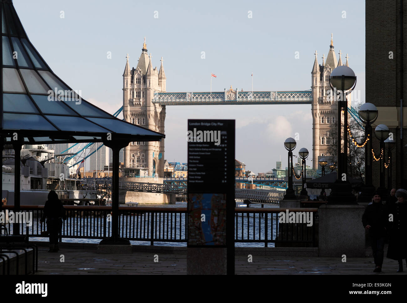Tower Bridge  SE1,  Tower Bridge (built 1886–1894) is a combined bascule and suspension bridge in London, over the River Thames. Stock Photo