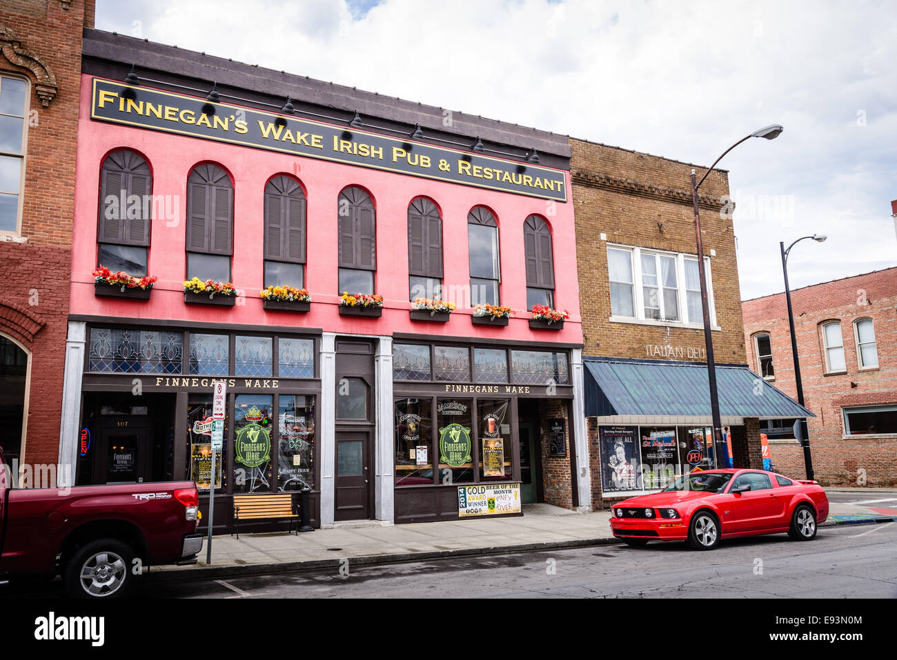 Finnegan's Wake Irish Pub & Restaurant, 305 South Avenue, Springfield, Missouri Stock Photo Alamy