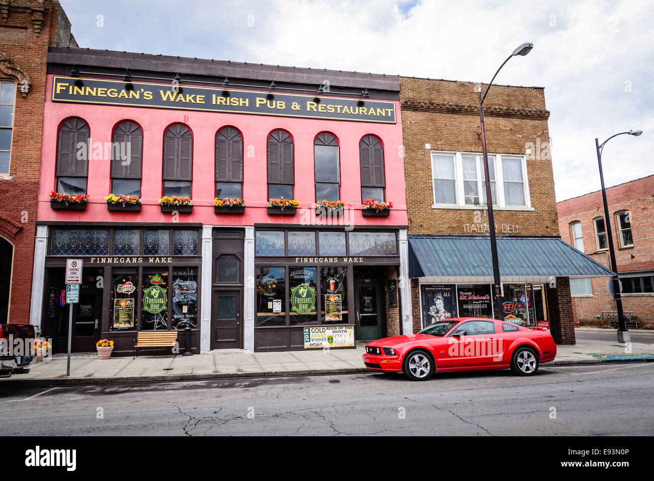 Finnegan's Wake Irish Pub & Restaurant, 305 South Avenue, Springfield, Missouri Stock Photo Alamy