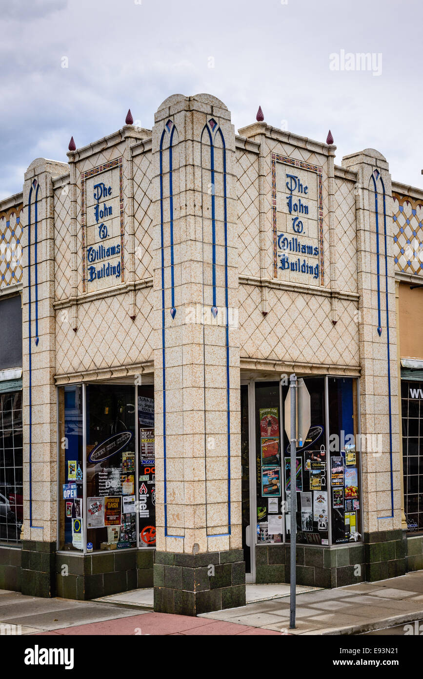 Queen City Cycles, The John W Williams Building, 301 West Walnut Street