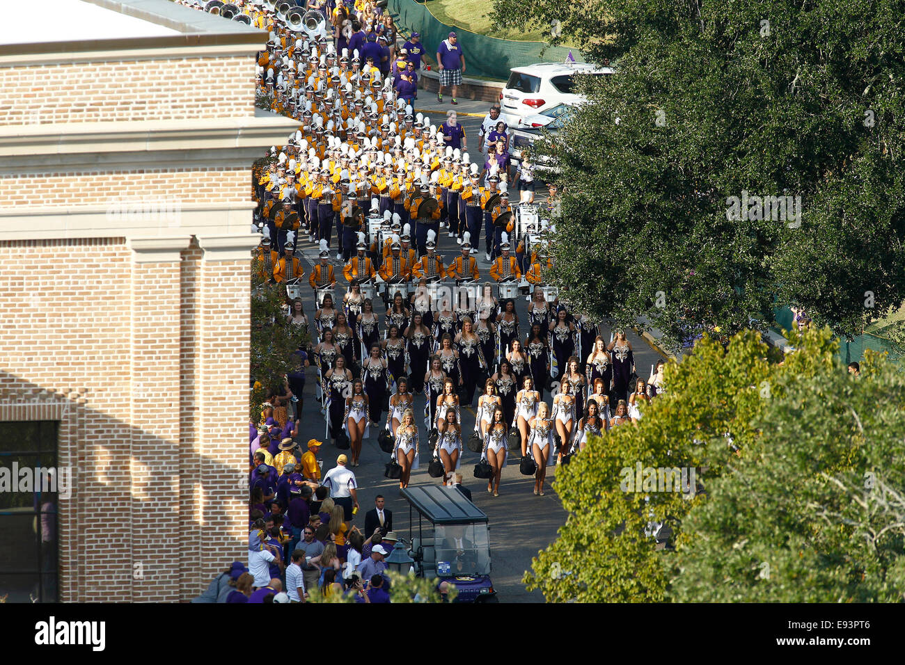 Louisiana, US. 18th Oct, 2014. LSU Marching Band walking to the LSU